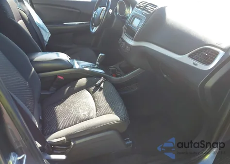 2016 Dodge Journey Sxt z USA, uszkodzony, nr VIN 3C4PDCBB5GT239270